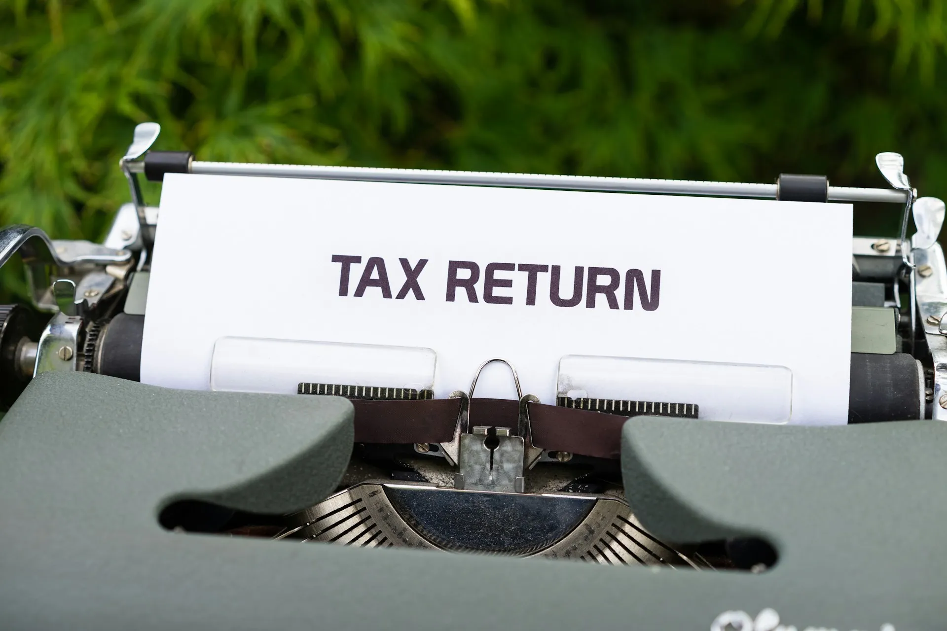 Why Most STR Hosts Are Losing Money to Taxes (And How the Top 1% Avoid It)